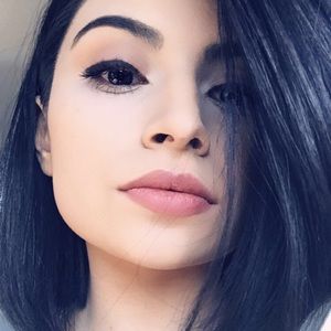 Meet your Posher, Isabel